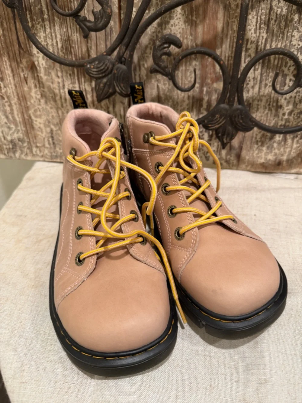 Pink Nubuck Lace-Up JUNIOR RAFFE
Church Wilderness Leather Boots dr marten 7 - Picture 5 of 11